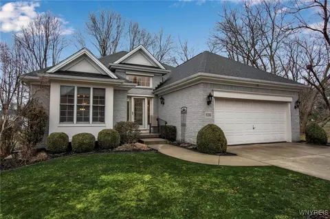 8104 Laurel Park Ln, East Amherst, NY 14051