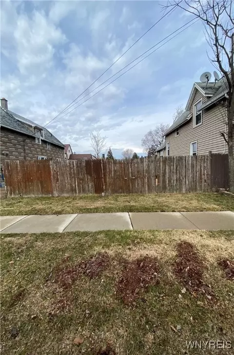 44 Race St, Buffalo, NY 14207