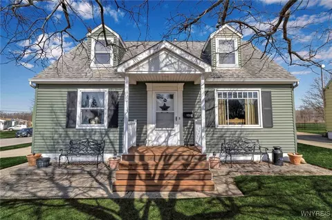 1288 Cleveland Dr, Cheektowaga, NY 14225
