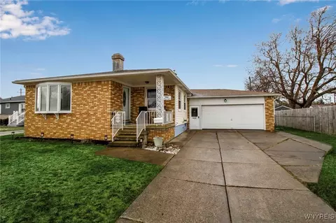 100 Dover Dr, West Seneca, NY 14224