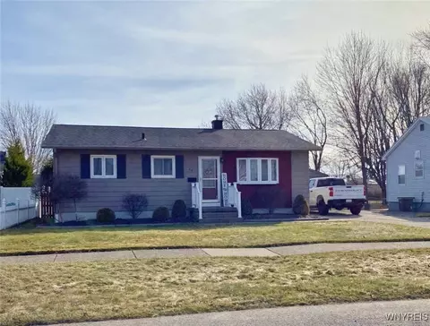 43 Ridgedale Cir, Tonawanda, NY 14150