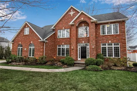 310 Renaissance Dr, Amherst, NY 14221