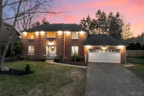 30 Ascot Cir, East Amherst, NY 14051