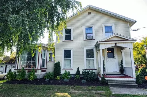 6 W Main St, Pembroke, NY 14036