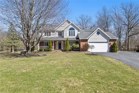4369 Autumn Ln, Lewiston, NY 14092