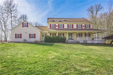 4090 S Carmen Rd, Royalton, NY 14105