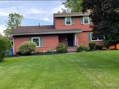 5276 Mayfield Ct, Clarence, NY 14031