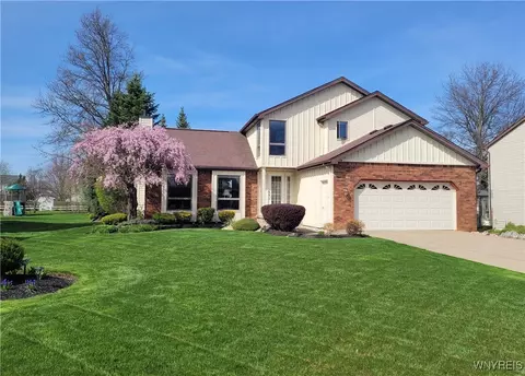 3685 Meadowbrook Acres, Wheatfield, NY 14120