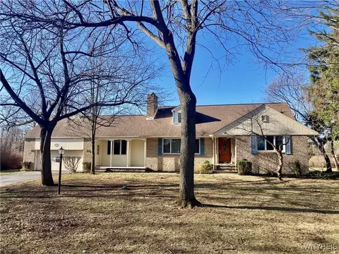 4928 Smiley Ter, Clarence, NY 14031