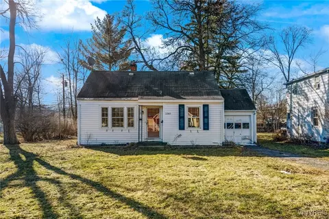3360 Greenway Rd, Grand Island, NY 14072