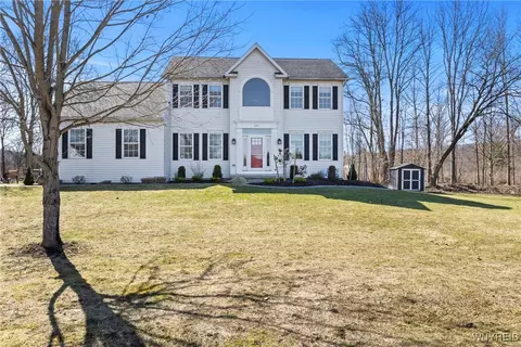 8987 Hickory Meadows Rd, Boston, NY 14025