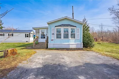 15 Rainbow Park, Ransomville, NY 14131