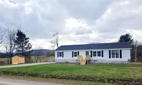4611 Porter Hollow Rd, Great Valley, NY 14741