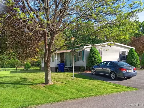 299 Sunset Dr, Holley, NY 14470