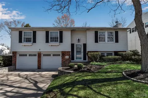 176 Theresa Ct, West Seneca, NY 14224