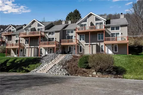 522 Deer Crossing Rd, Ellicottville, NY 14731