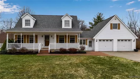 135 Davis Rd, Aurora, NY 14052