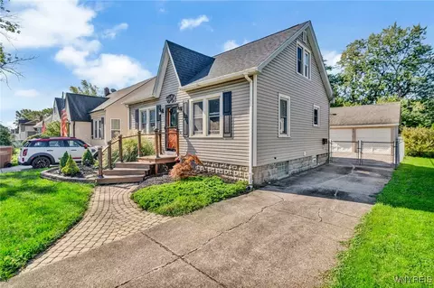 186 Oehman Blvd, Cheektowaga, NY 14225