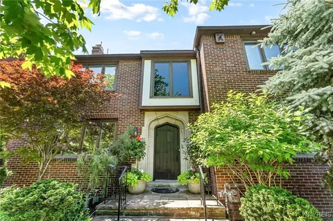 67 Nottingham Ter, Buffalo, NY 14216