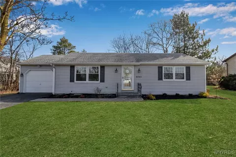4545 Creek Rd, Lewiston, NY 14092