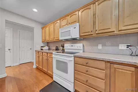 67 Mapleton Dr, Amherst, NY 14221 photo 13