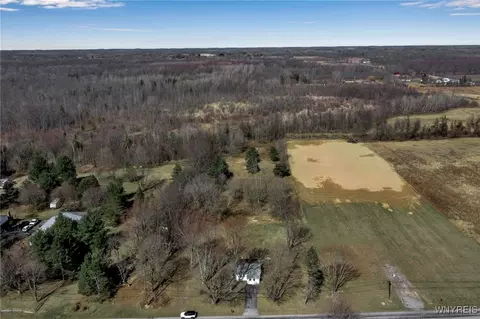 10840 Miland Rd, Clarence, NY 14032