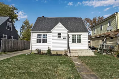 1825 Huth Rd, Grand Island, NY 14072