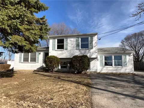 3984 Harvard St, Hamburg, NY 14075