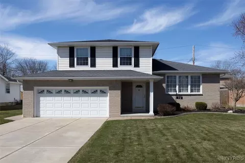 39 Erwin Dr, West Seneca, NY 14224