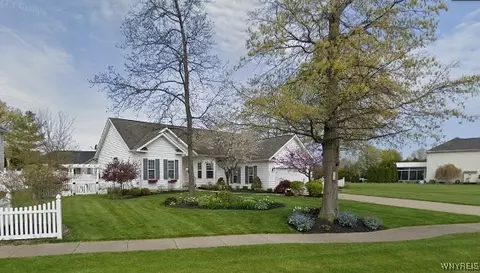 253 Glenvale Rd, Porter, NY 14174