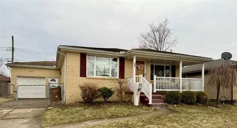17 Barone Cir, Cheektowaga, NY 14225