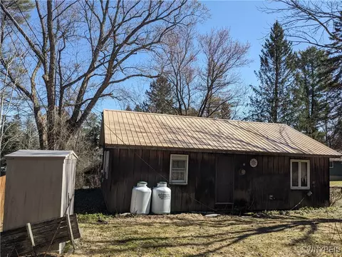 Exterior - 70 Wildemere Dr, Java, NY 14009 photo 9 of 11