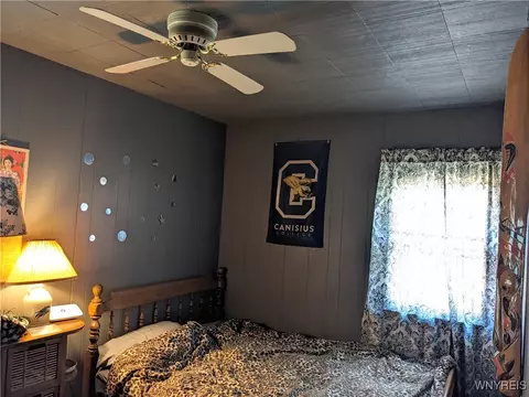 Bedroom - 70 Wildemere Dr, Java, NY 14009 photo 3 of 3