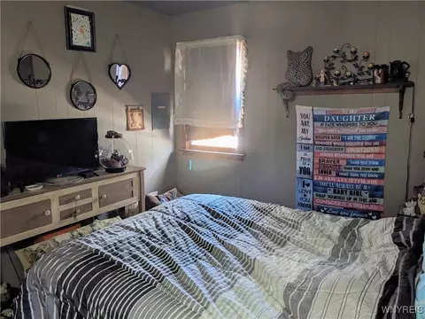 Bedroom - 70 Wildemere Dr, Java, NY 14009 photo 2 of 3