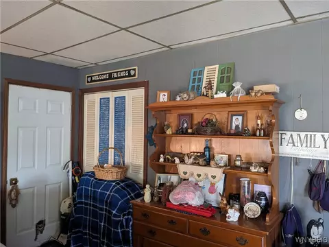 Entry Way - 70 Wildemere Dr, Java, NY 14009 photo 4 of 4