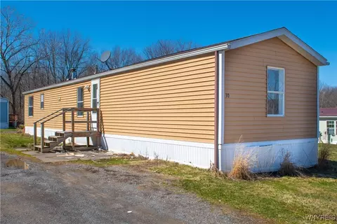 111 Warsaw Blvd #30, Silver Springs, NY 14550