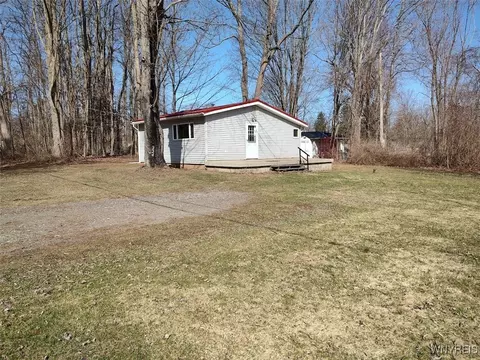 224 W Sterling Ave, Evans, NY 14006