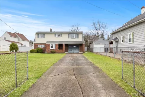 16 Willow St, Lackawanna, NY 14218
