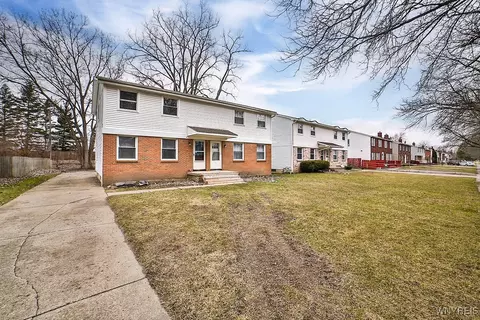 167 Fairgreen Dr, Amherst, NY 14228