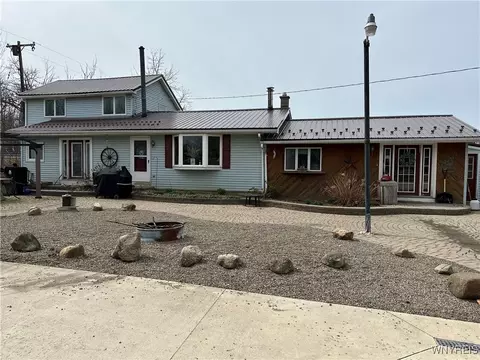 1690 Gowans Rd, Evans, NY 14006