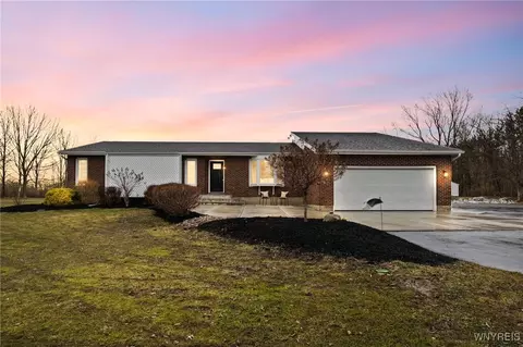 6741 Cole Rd, Orchard Park, NY 14127