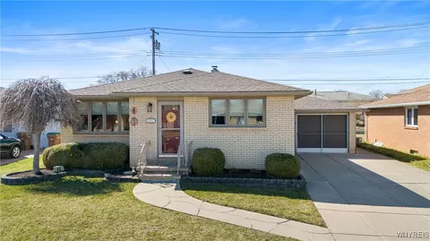44 Lordan Dr, Cheektowaga, NY 14227