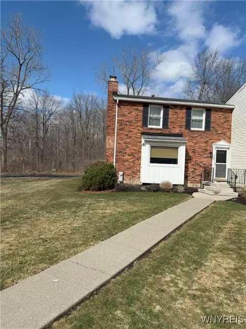 125 Sundridge Dr, Amherst, NY 14228