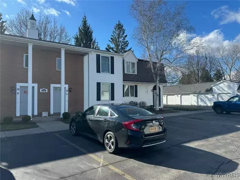 4745 Chestnut Ridge Rd #10, Amherst, NY 14228