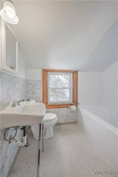 Bath - 2852 Hess Rd, Appleton, NY 14008 photo 3 of 3