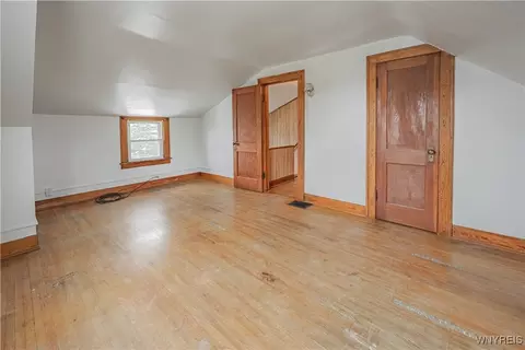 Bedroom - 2852 Hess Rd, Appleton, NY 14008 photo 9 of 10