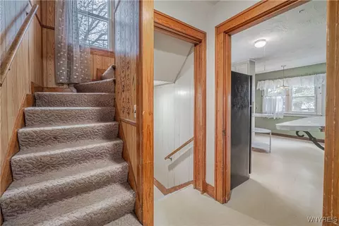 Entry Way - 2852 Hess Rd, Appleton, NY 14008 photo 2 of 4