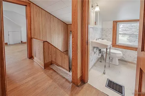 Entry Way - 2852 Hess Rd, Appleton, NY 14008 photo 4 of 4