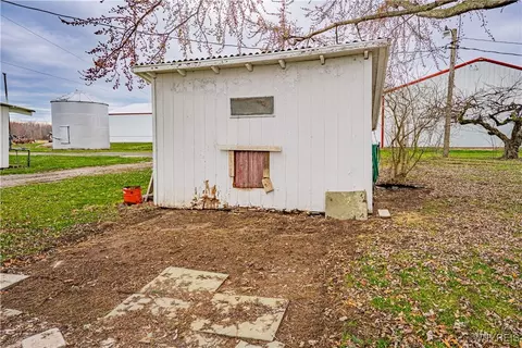 Exterior - 2852 Hess Rd, Appleton, NY 14008 photo 6 of 7