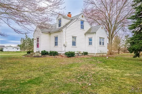 Exterior - 2852 Hess Rd, Appleton, NY 14008 photo 1 of 7